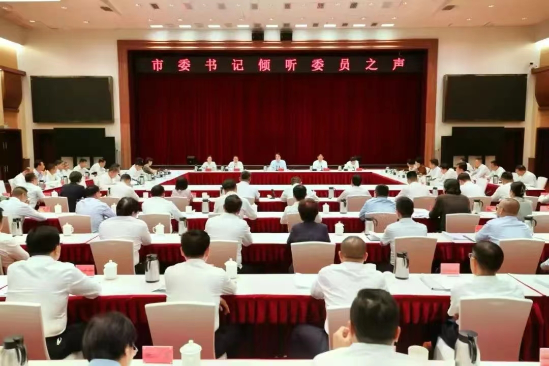 5月27日，省委常委、市委書記張曉強參加“市委書記傾聽委員之聲”蘭州牛肉拉面產(chǎn)業(yè)高質(zhì)量發(fā)展專題協(xié)商座談會