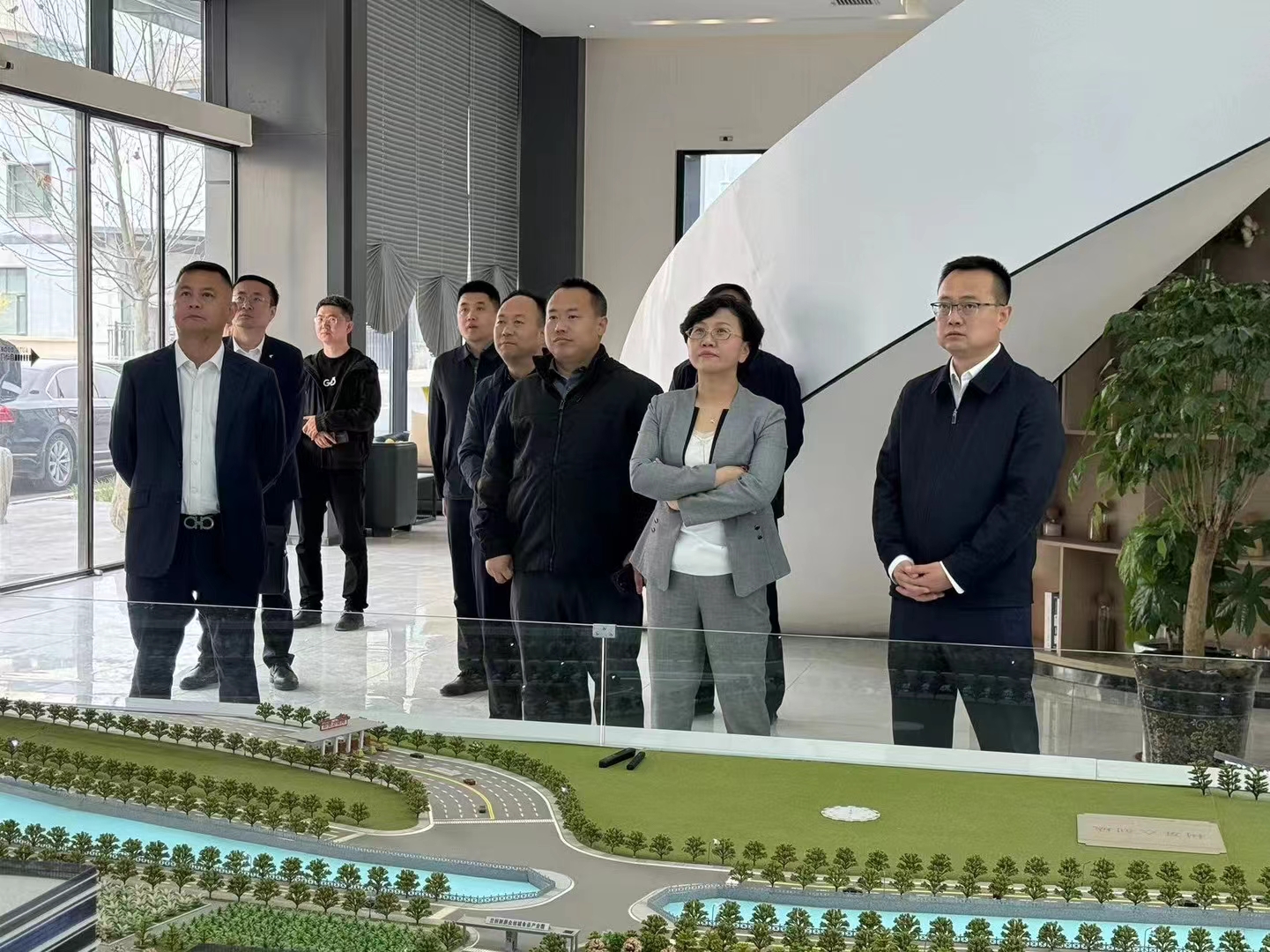 蘭州市副市長，財政局黨組書記、局長靳芳蒞臨園區(qū)調(diào)研指導工作