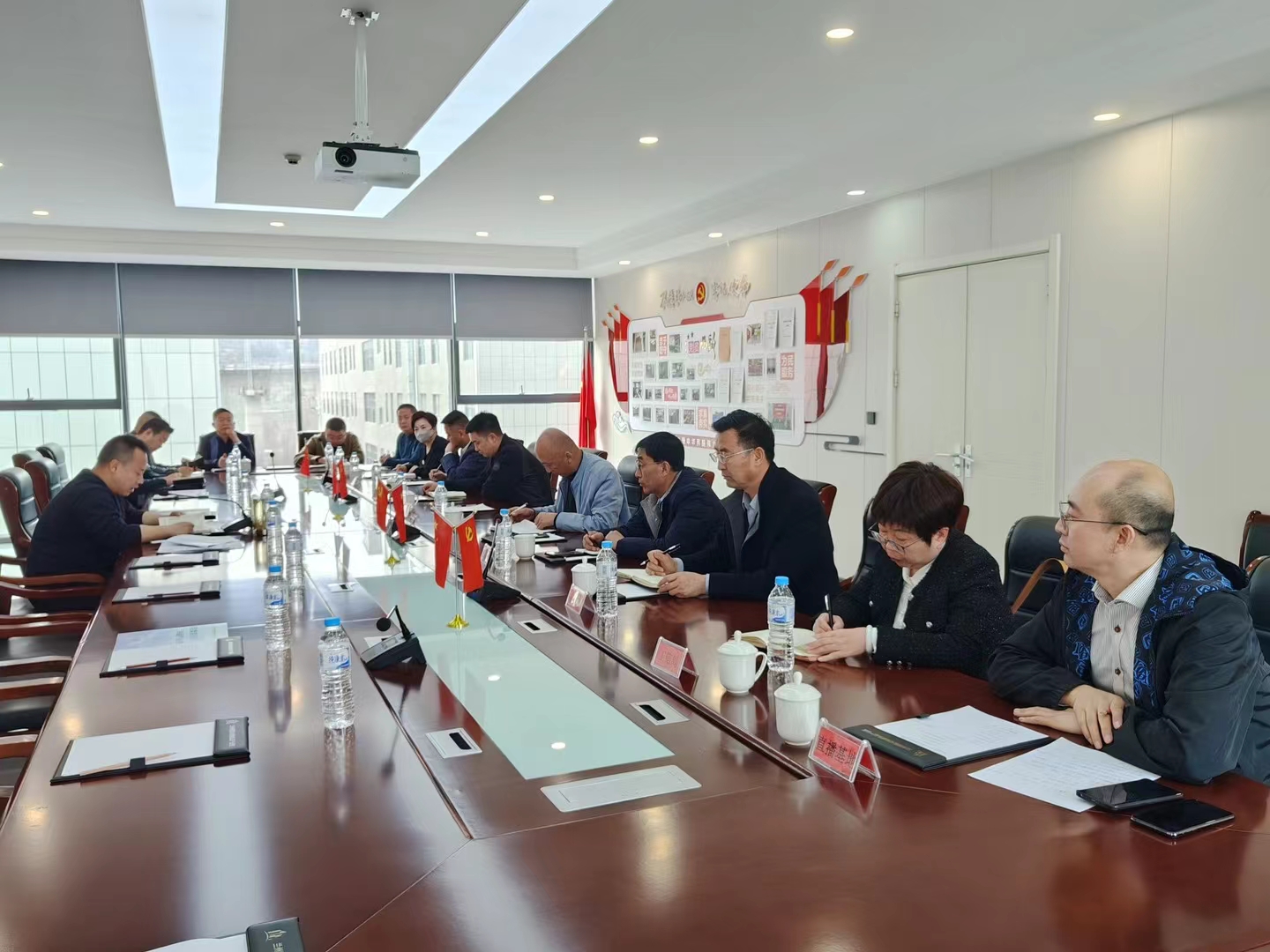 永登縣委副書記賈銳主持召開“柳州螺獅粉產(chǎn)業(yè)基地考察學習經(jīng)驗總結(jié)分享座談會”